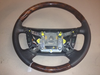 C2C17445LEG. Black steering wheel wood/leather